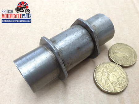 06-1955 DISTANCE PIECE BEARING SPACER ASSEMBLY