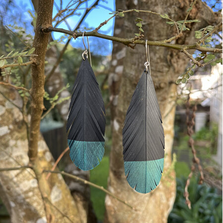 Airlock earrings with turquoise tips
