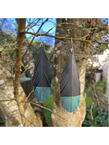 Airlock earrings with turquoise tips