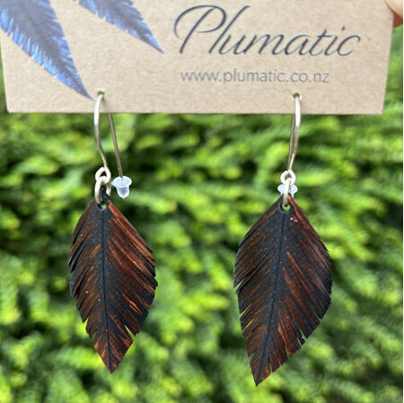 Leaf earrings with copper