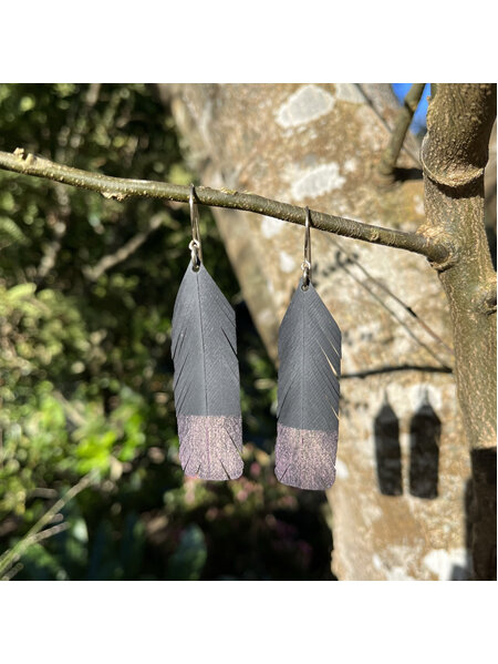 Mini hail earrings with violet gold tips