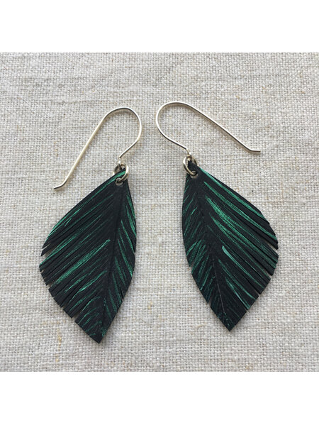 Mini silvereye earrings with emerald
