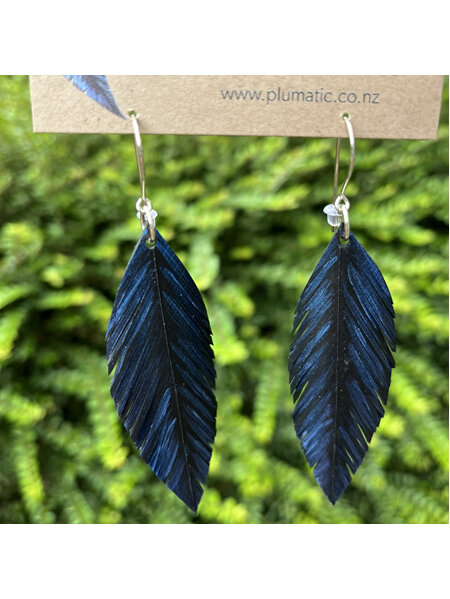 Pique earrings with hi-lite blue