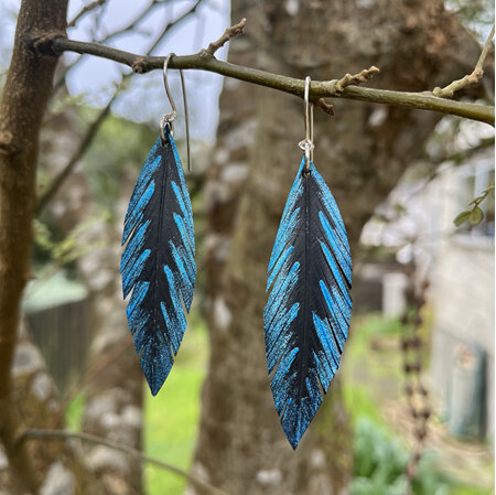 Robin earrings with blue