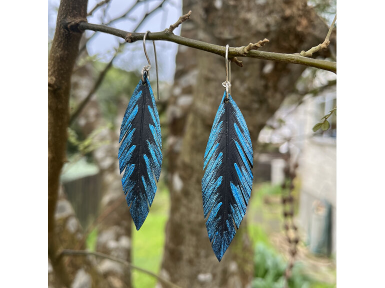 Robin earrings with blue