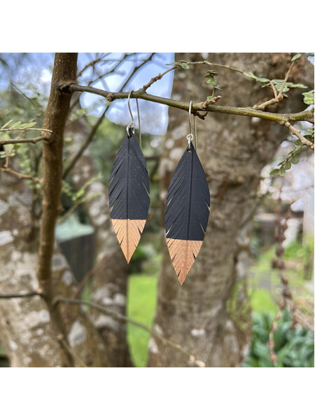 Robin earrings with bronze tips