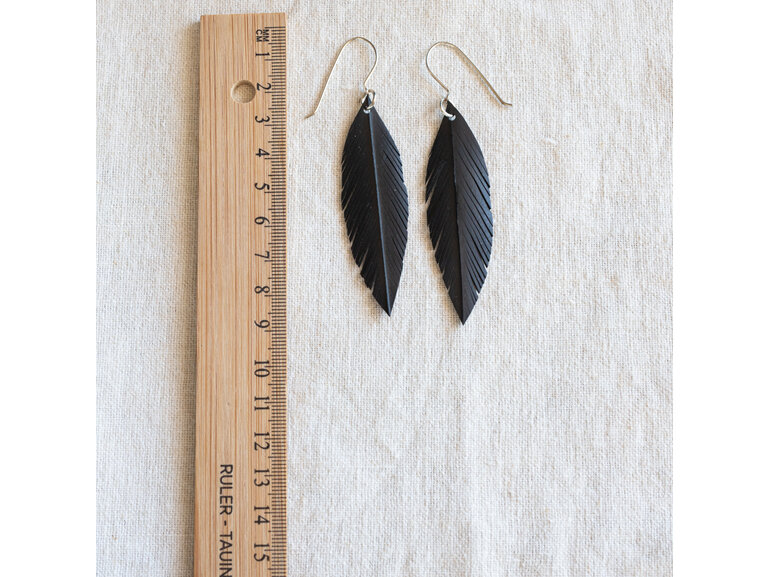 Robin earrings with bronze tips