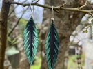 Robin earrings with emerald