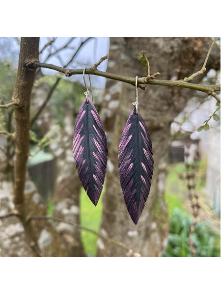 Robin earrings with hi-lite pink