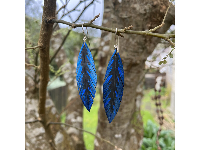 Robin earrings with pearl blue