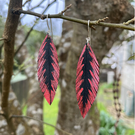 Robin earrings with red