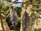 Tomtit earrings with violet gold