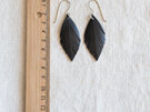 Tomtit earrings with violet gold